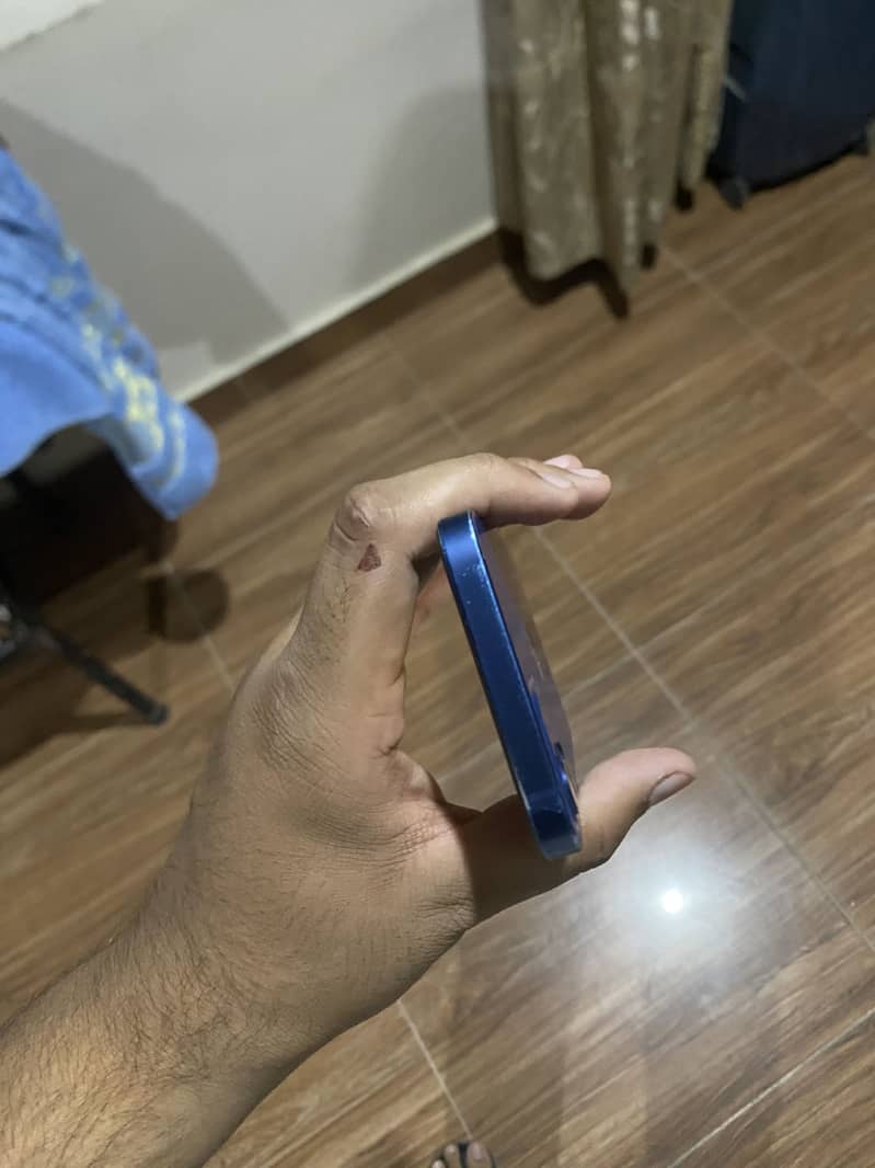 Apple iPhone 12 0