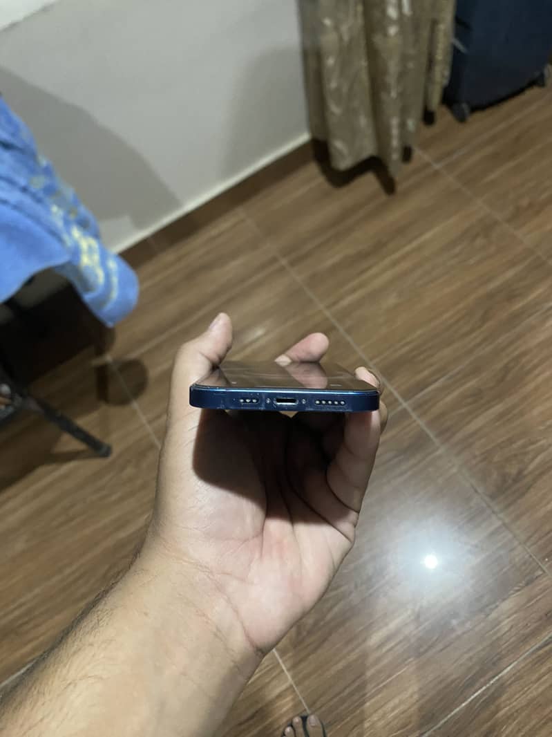Apple iPhone 12 1