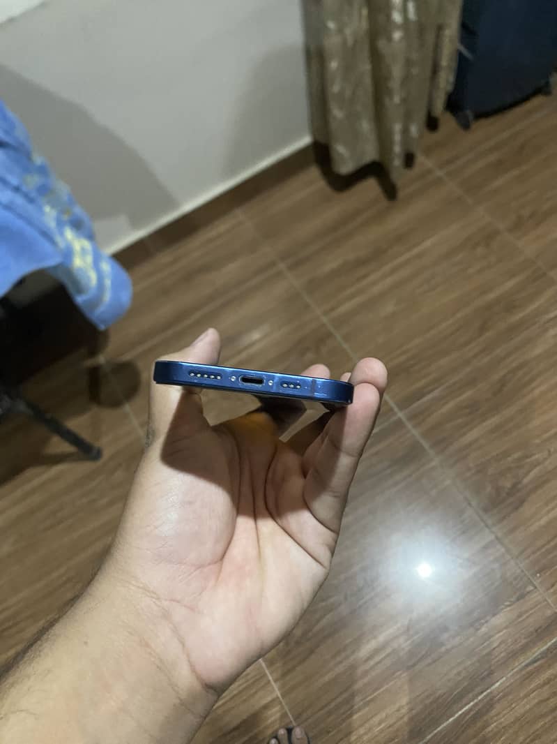 Apple iPhone 12 2