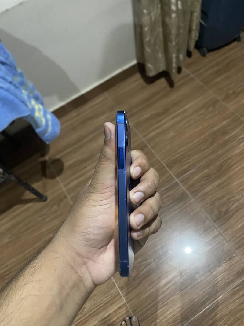 Apple iPhone 12 5
