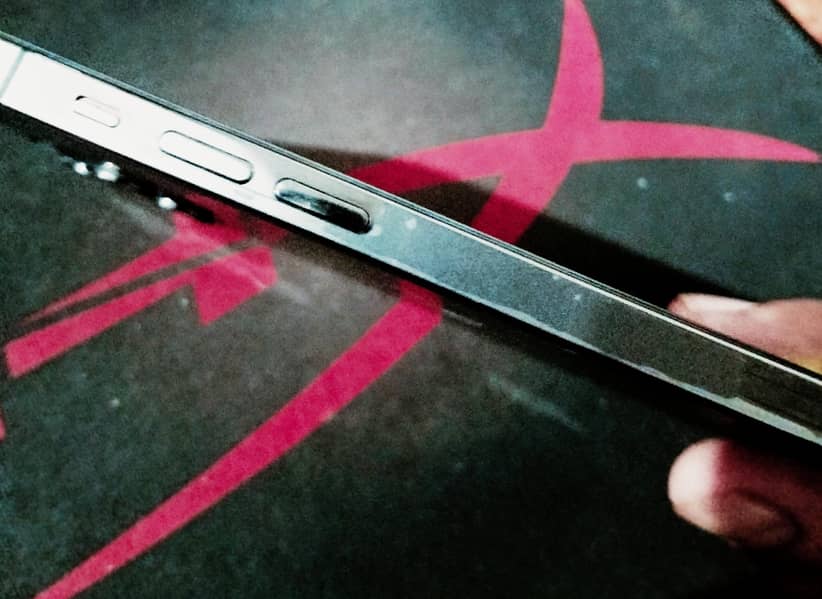 Apple iPhone 12 Pro 3
