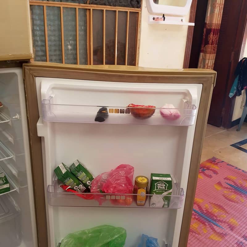 dawlance old model fridge 1