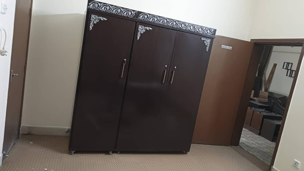 WARDROBE 0