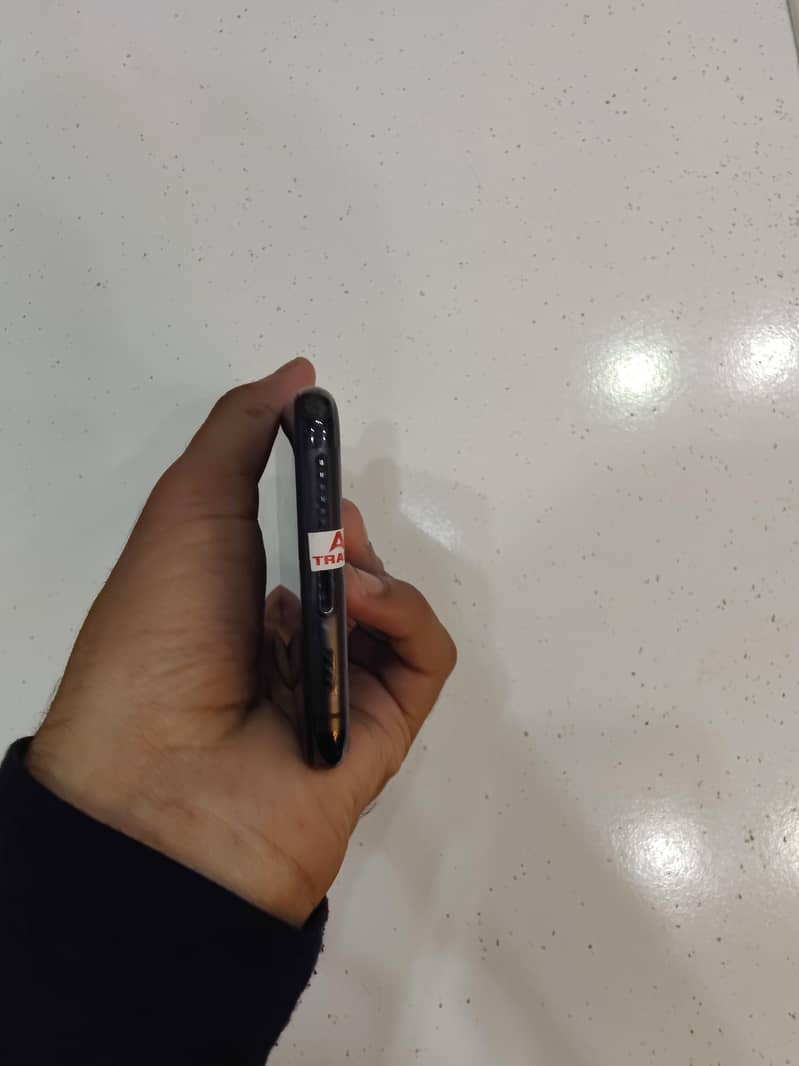Apple iPhone 11 Pro Max 2