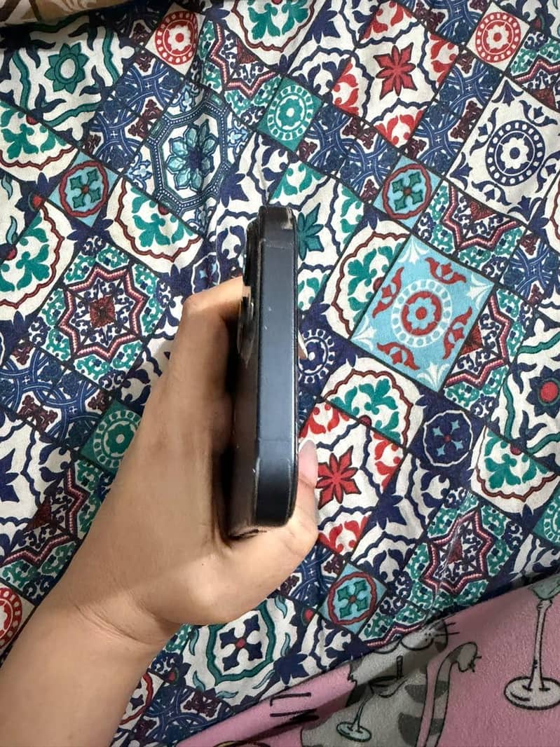 Apple iPhone 13 3