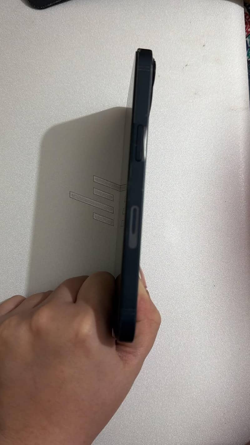 Apple iPhone 13 10