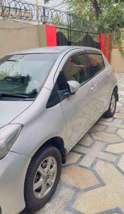 Toyota Vitz 2011