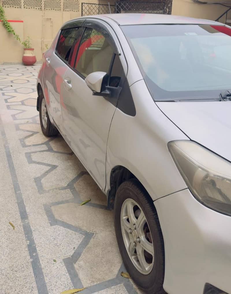 Toyota Vitz 2011 5