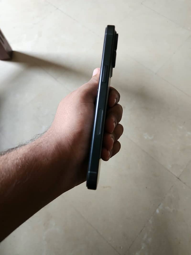 Apple iPhone 15 Pro Max jv 0