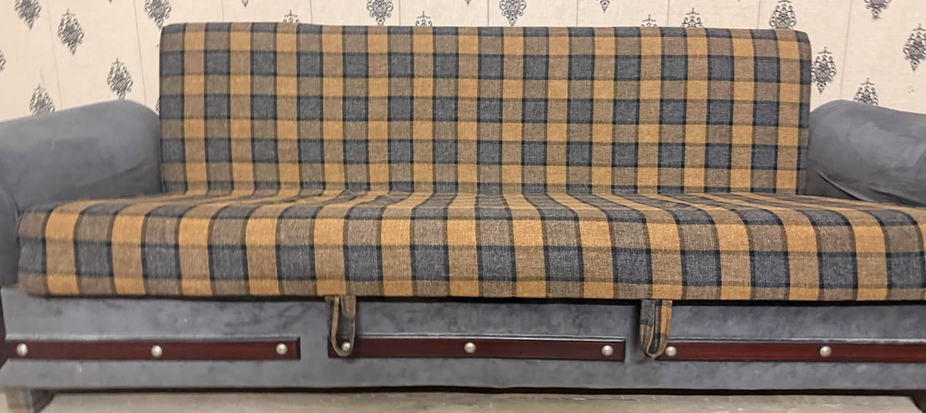 Sofa cumbed 0