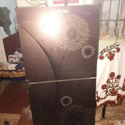 orient fridge completely working company packed medium size
