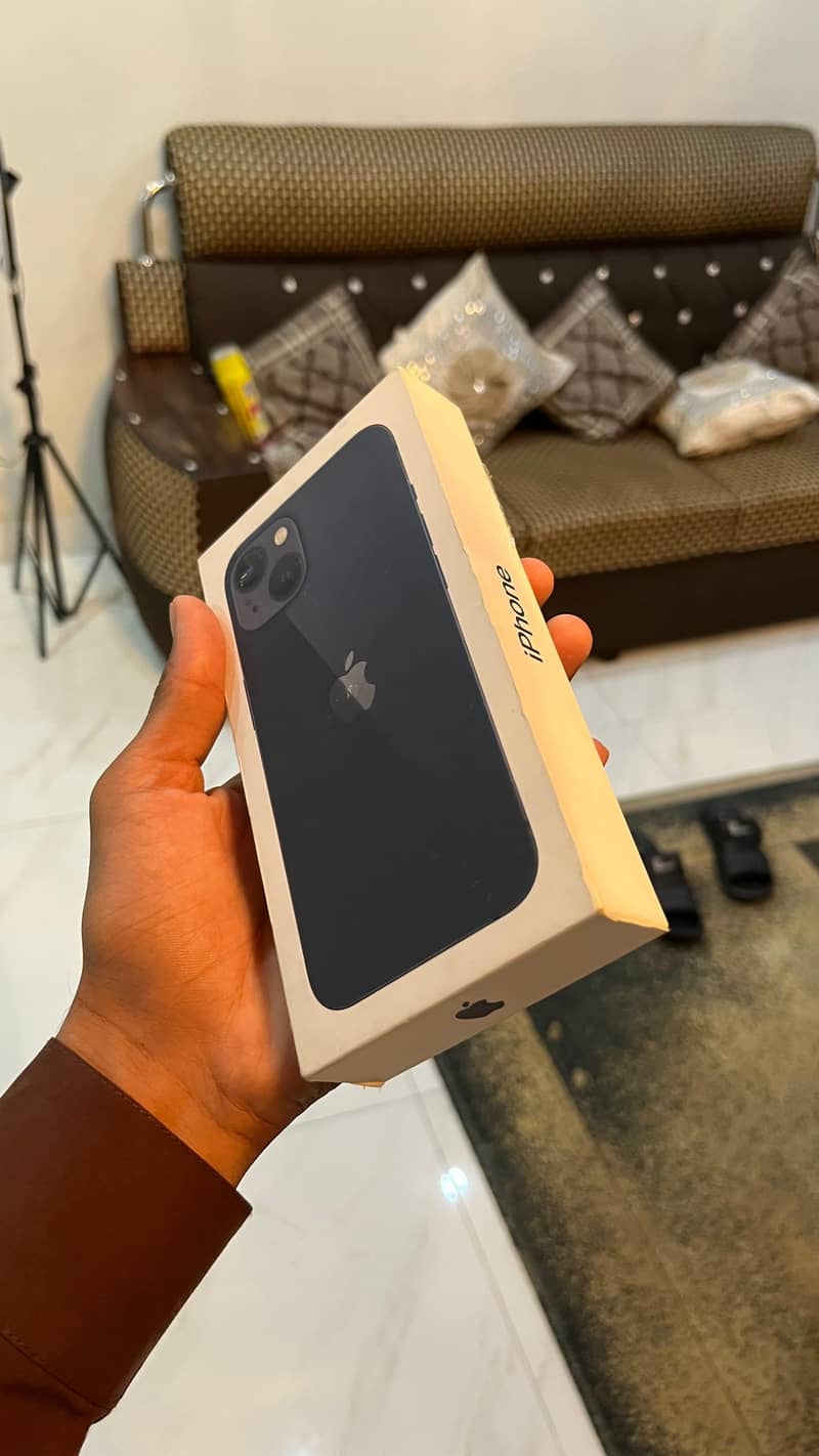 Apple iPhone 13 0