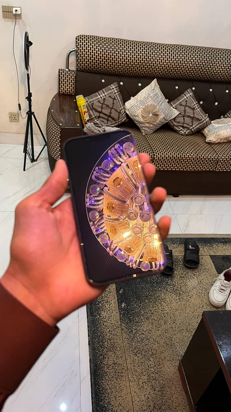 Apple iPhone 13 2