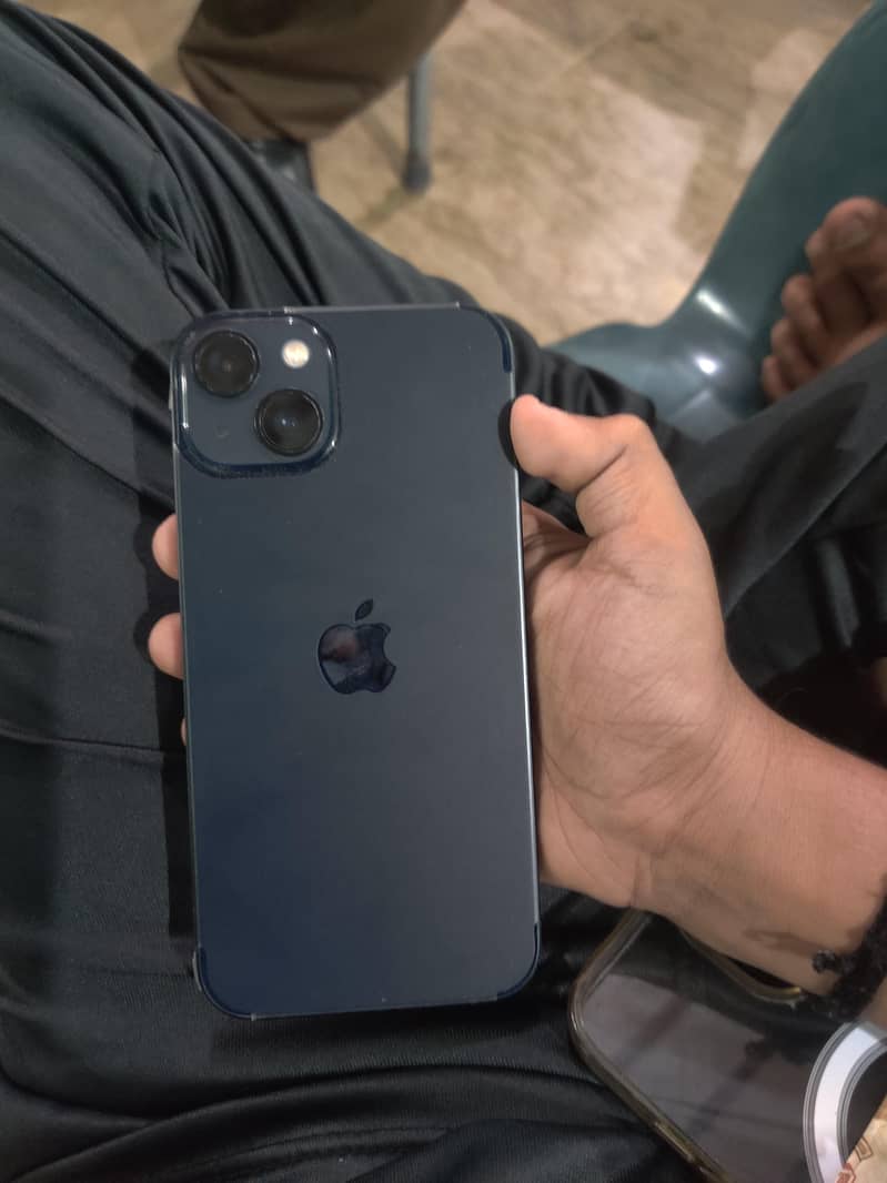 Apple iPhone 13 0