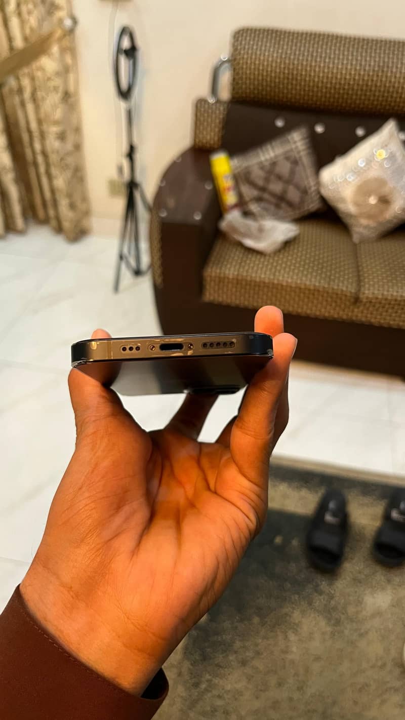 Apple iPhone 13 9