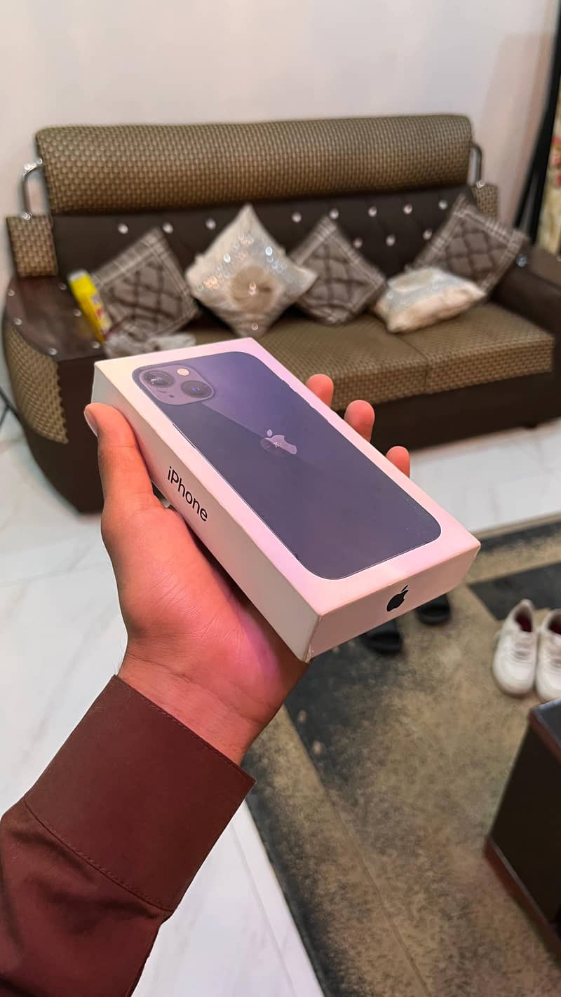 Apple iPhone 13 10