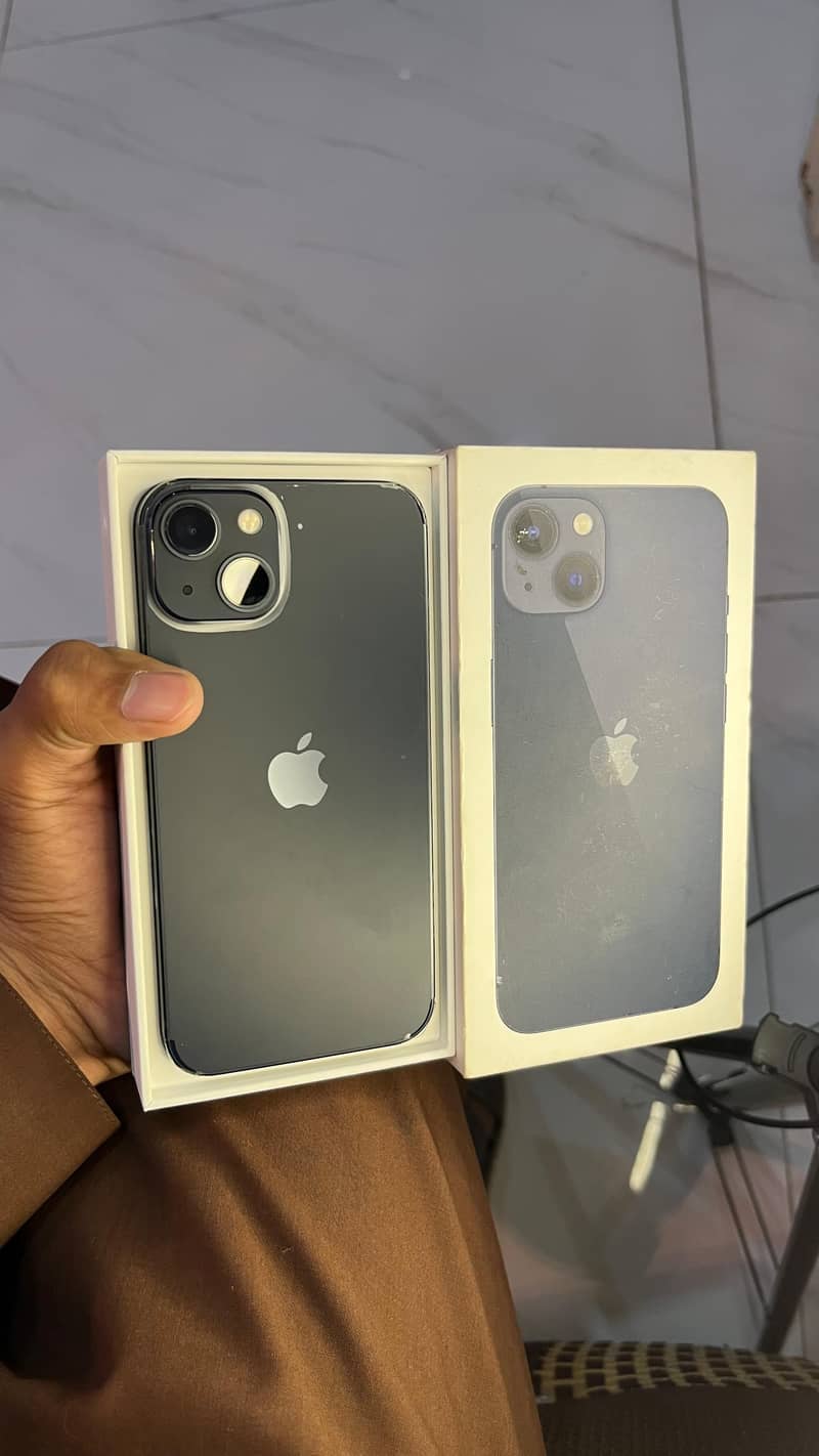 Apple iPhone 13 11