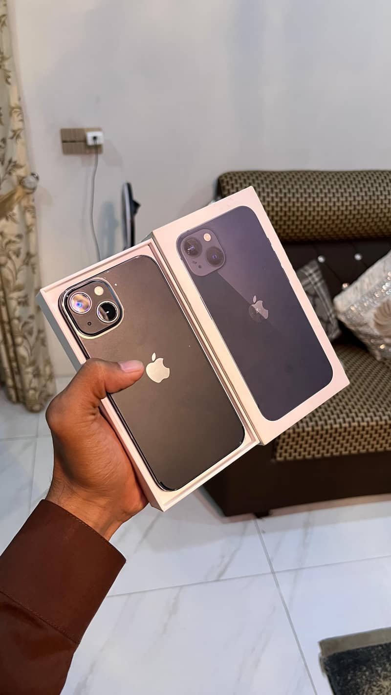 Apple iPhone 13 14
