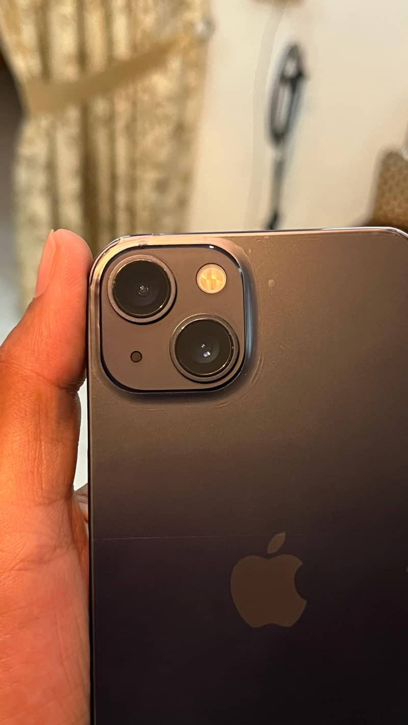 Apple iPhone 13 15