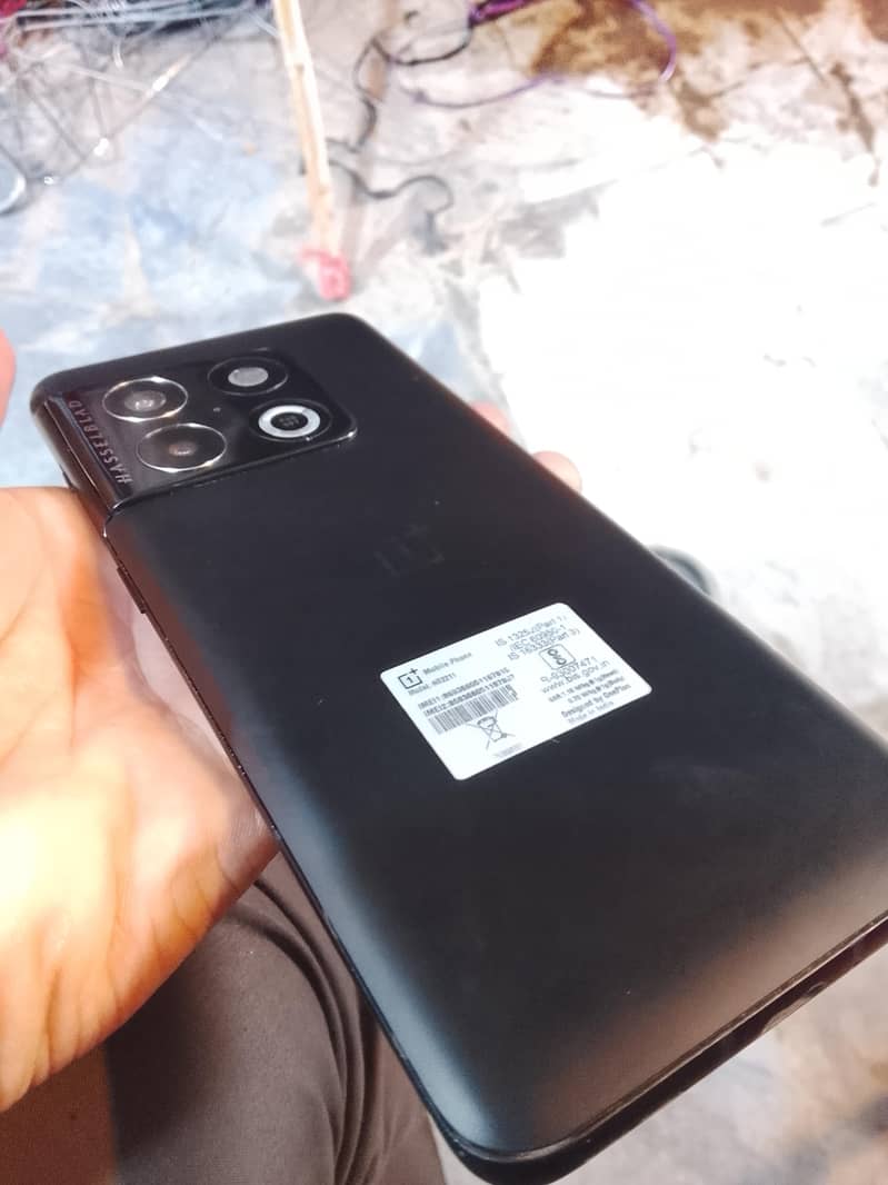One Plus 10 Pro 1