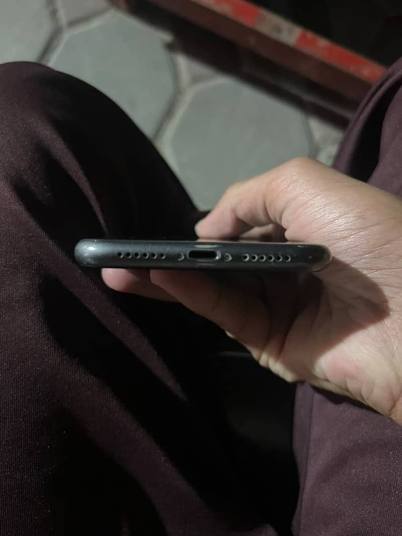 Apple iPhone 11 5