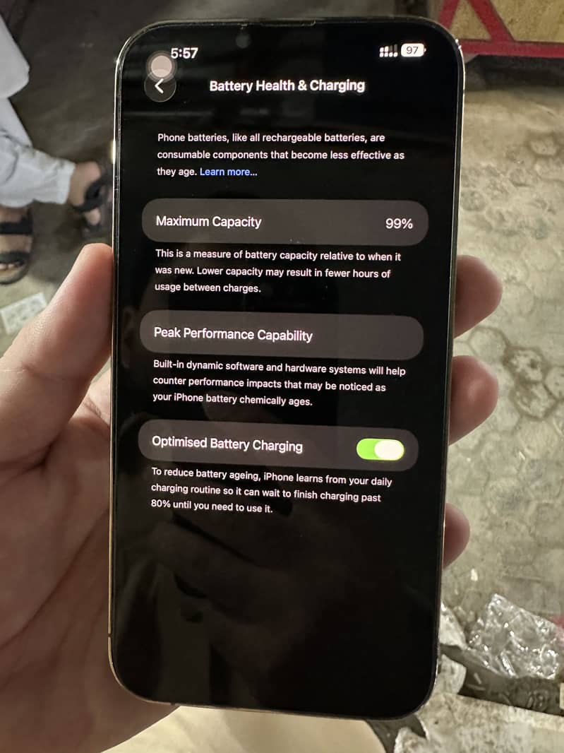 Apple iPhone 13 Pro Max 4