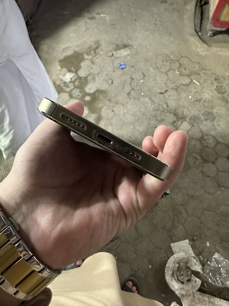 Apple iPhone 13 Pro Max 5