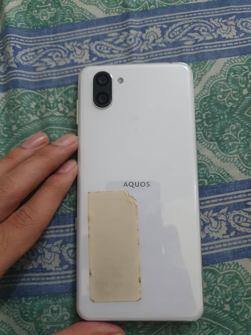 Sharp Aquos R3 5