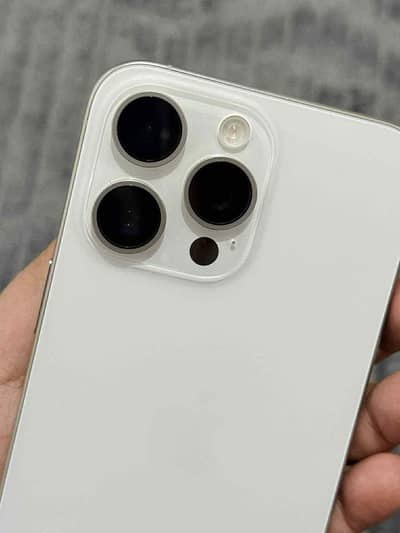 iPhone 15 Pro Max 89 health