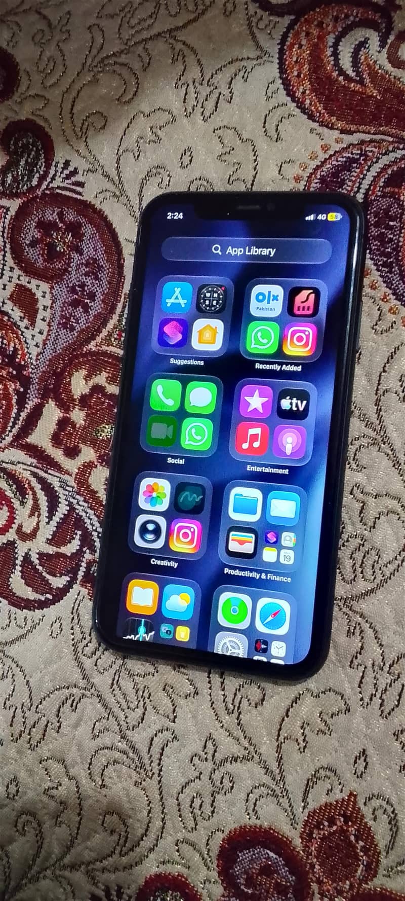 Apple iPhone 11 0