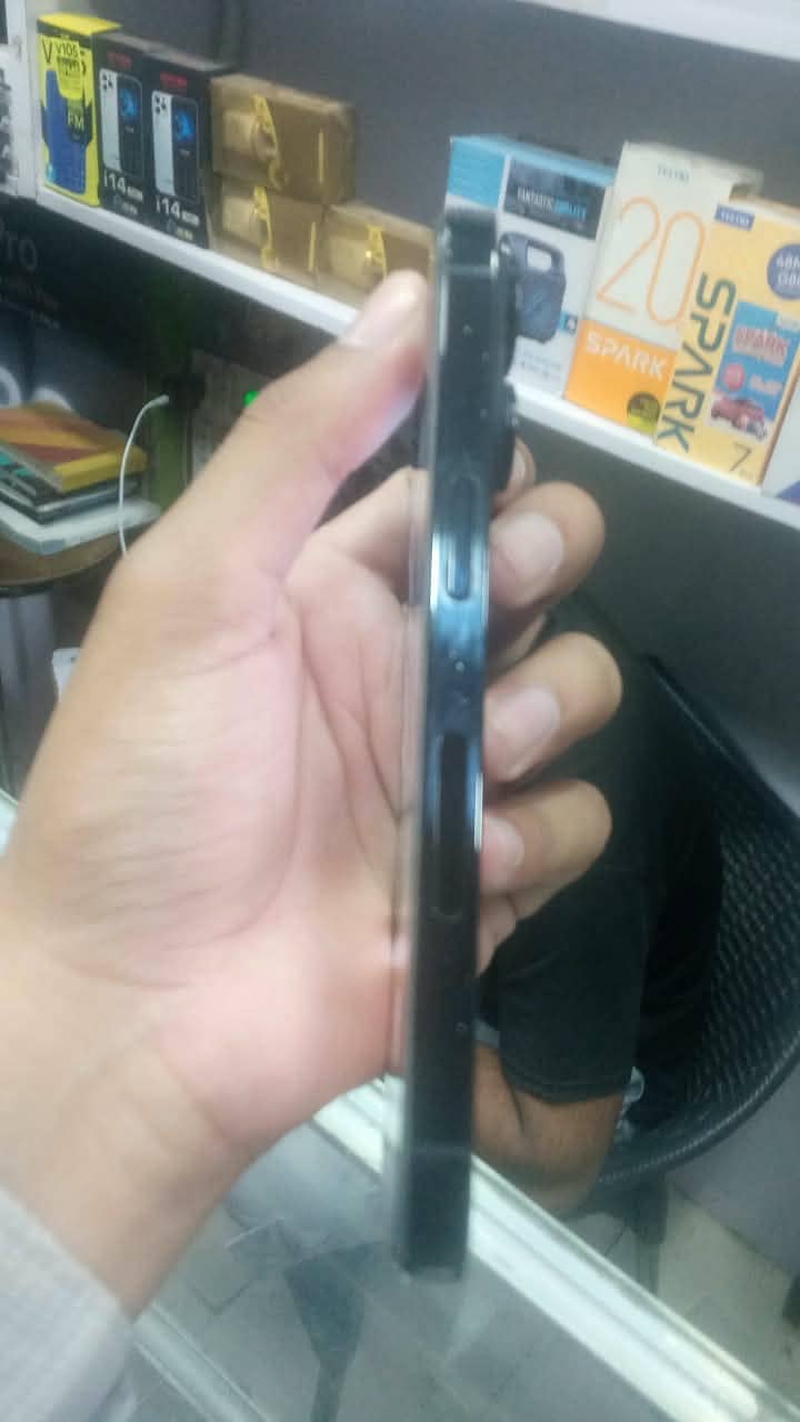 Apple iPhone 14 Pro 2