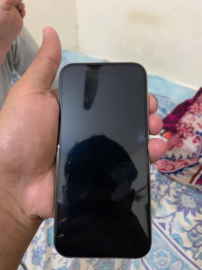 Apple iPhone 15 Pro 2