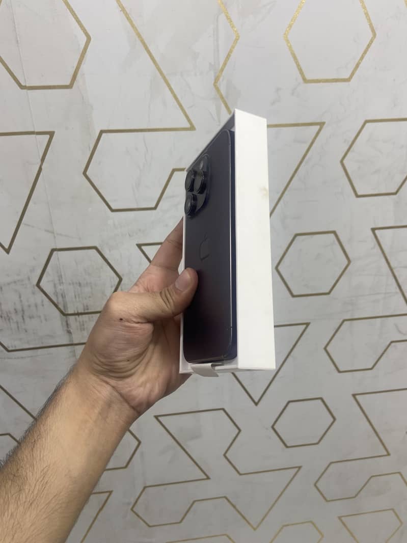 Apple iPhone 14 Pro 0
