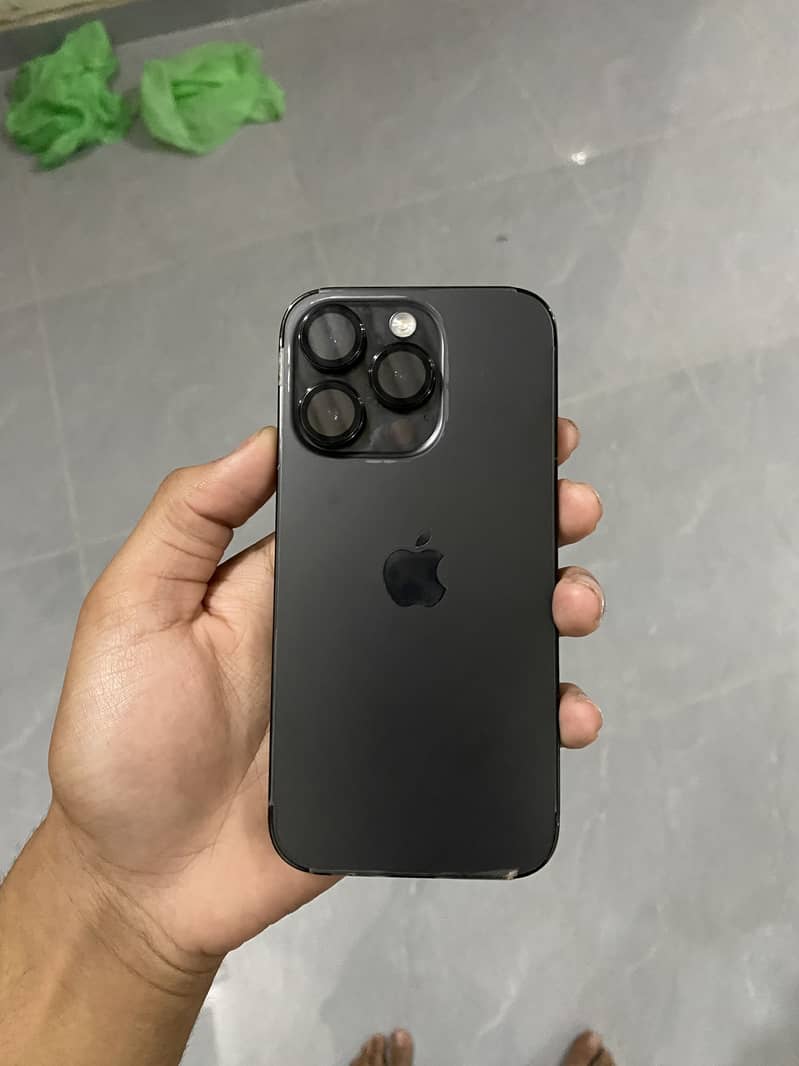 Apple iPhone 14 Pro 1