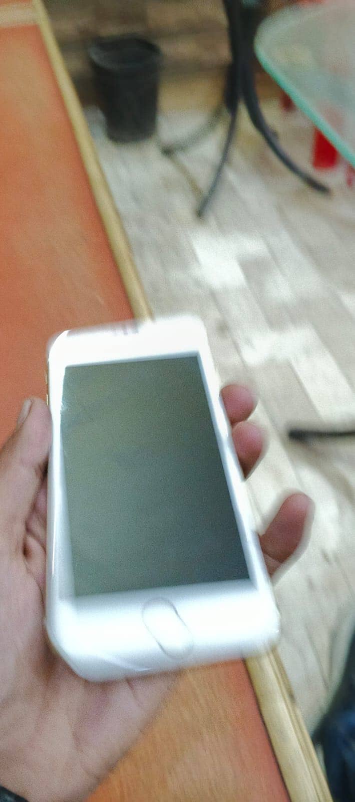Apple iPhone 7 0