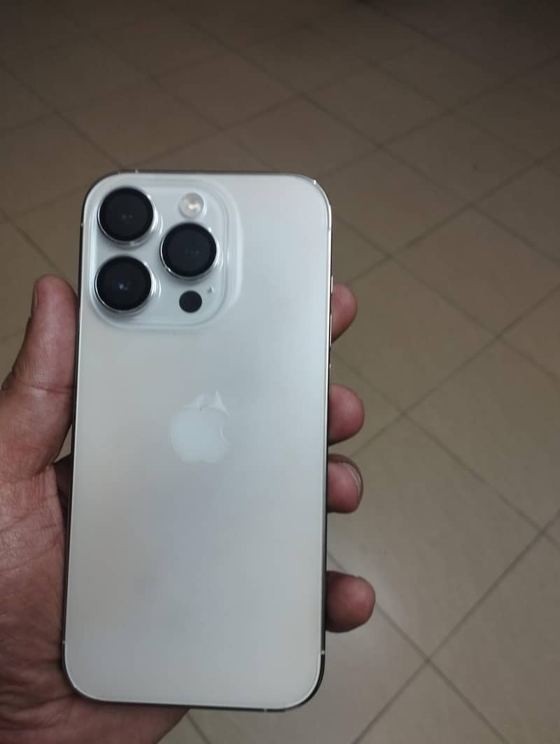 Apple iPhone 14 Pro 1