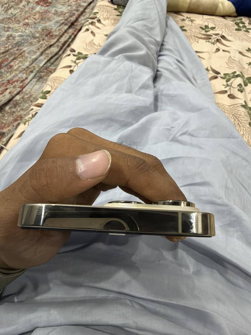 Apple iPhone 14 Pro 3