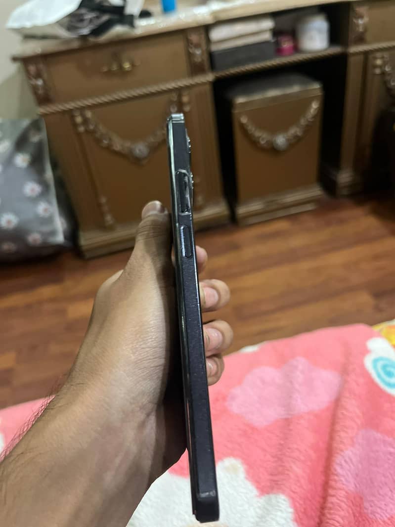 Realme C53 4