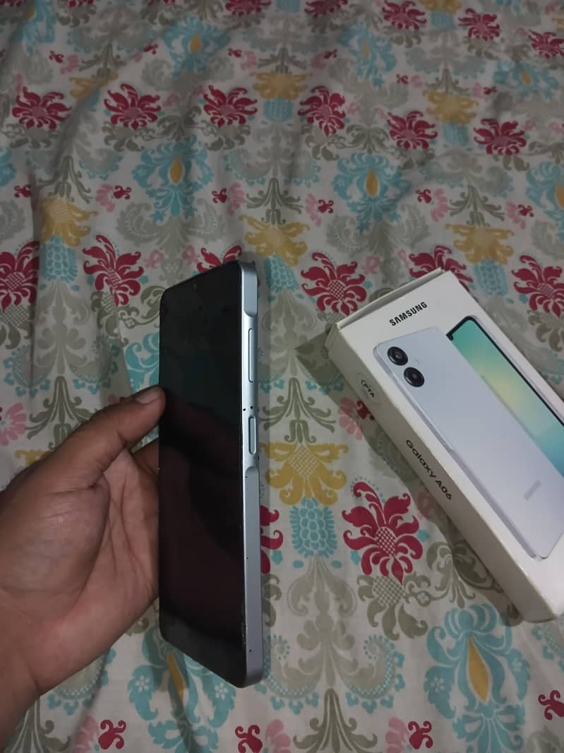 Samsung A06 4
