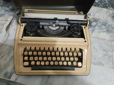 typewritter machine original