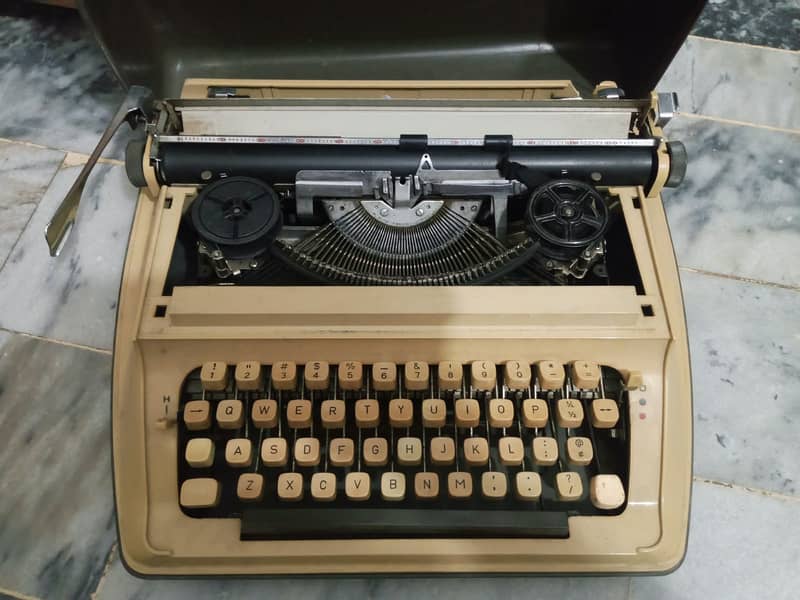 typewritter machine original 2