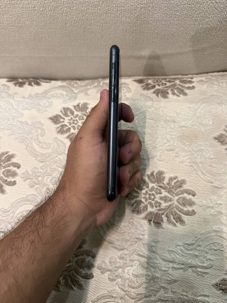 Apple iPhone 11 Pro 1