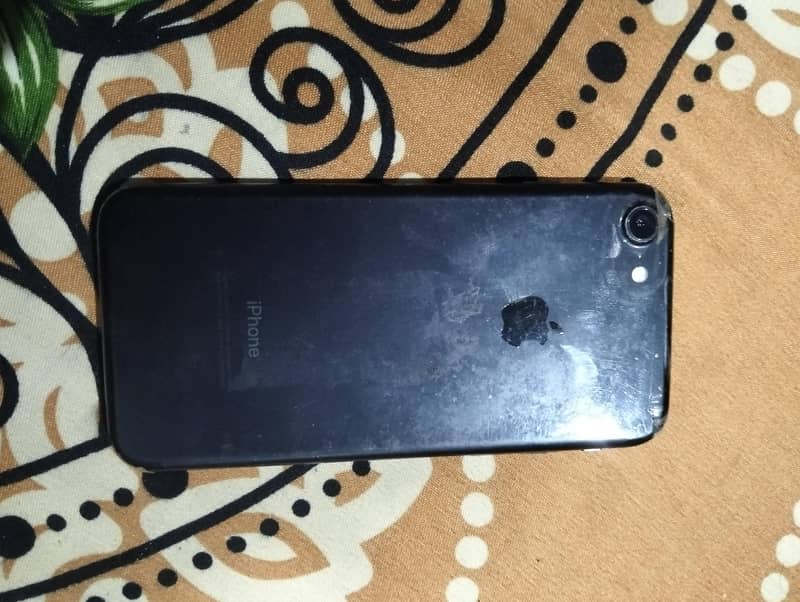Apple iPhone 7 0