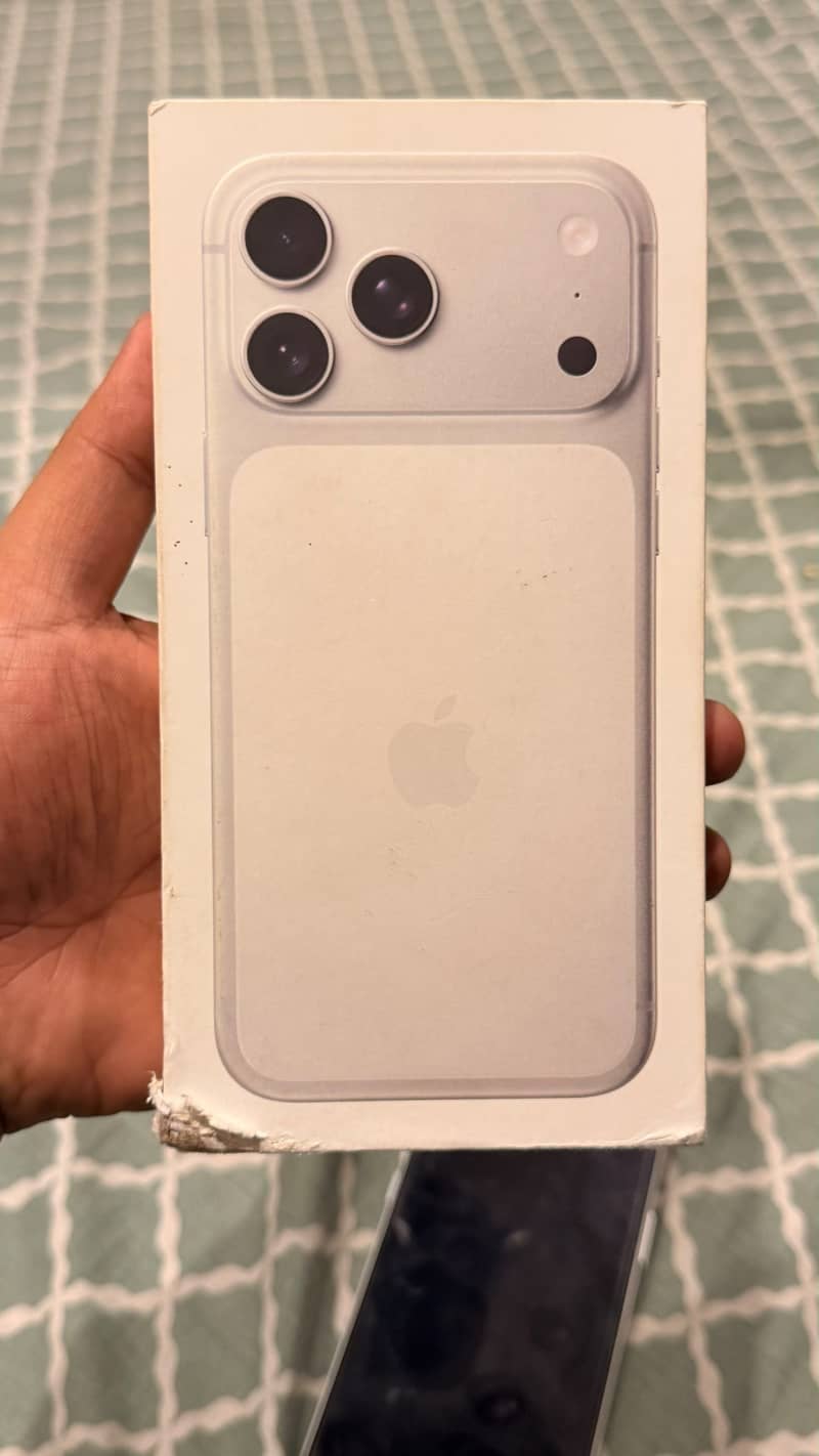 Apple iPhone 17 Pro Max 0