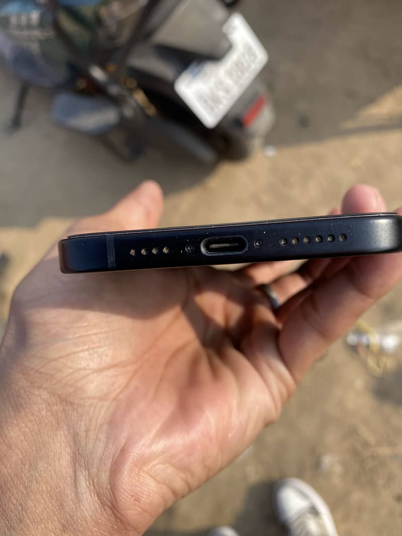 Apple iPhone 15 plus 2