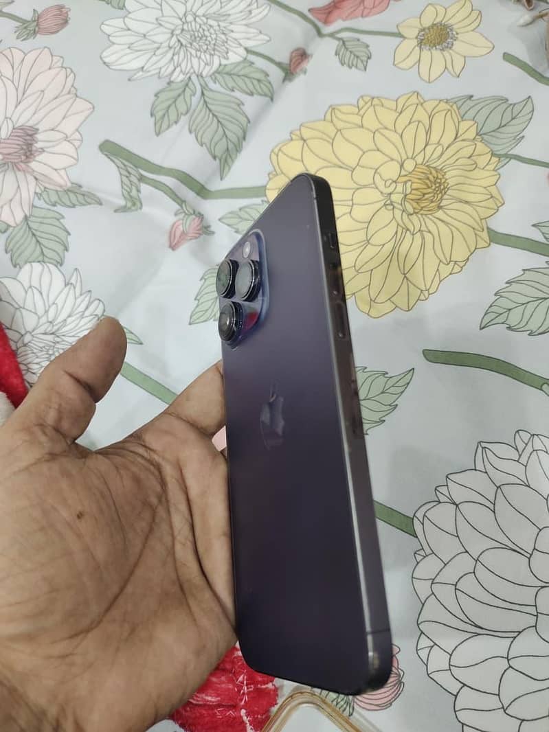 Apple iPhone 14 Pro Max 0