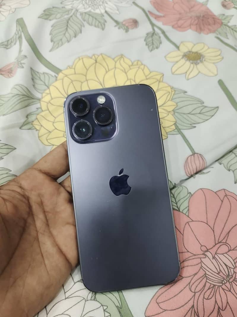 Apple iPhone 14 Pro Max 1