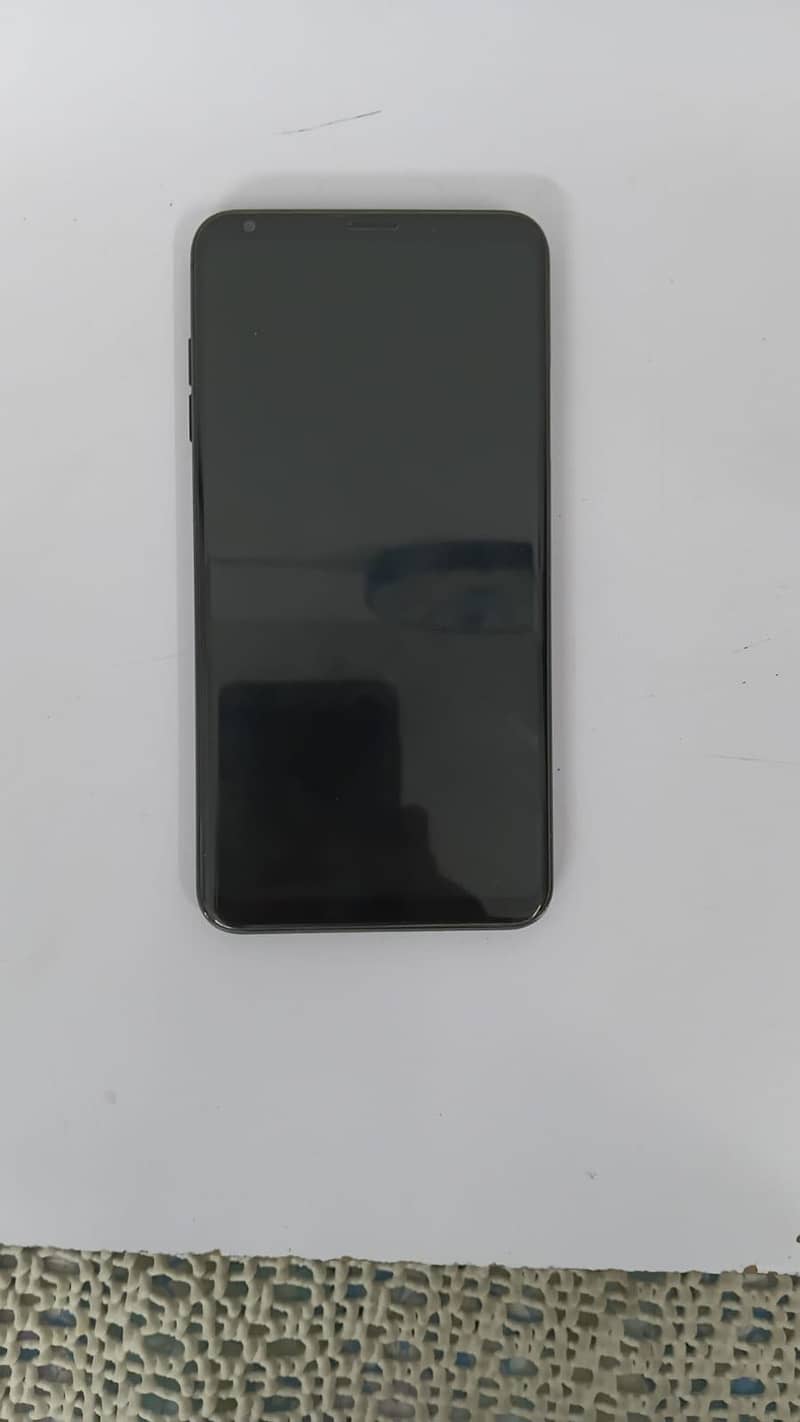 LG V30 Plus 1