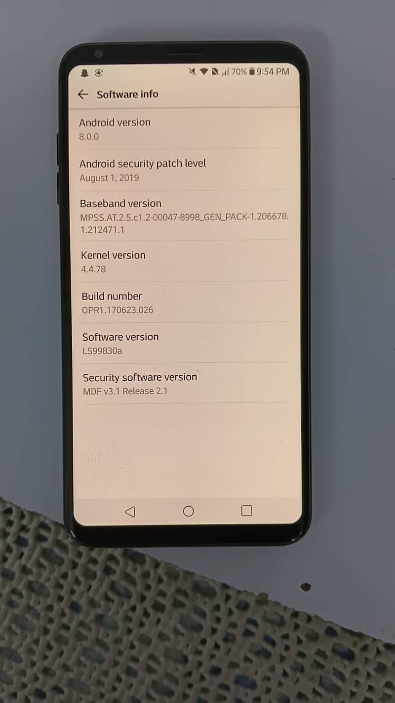 LG V30 Plus 2