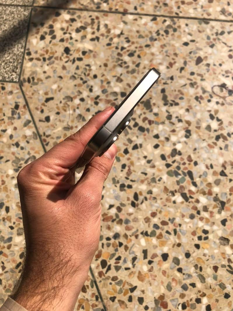 Apple iPhone 15 Pro Max 6